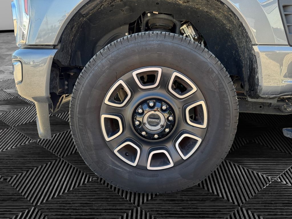 2024 Ford F-350 Super Duty Platinum - Photo 9
