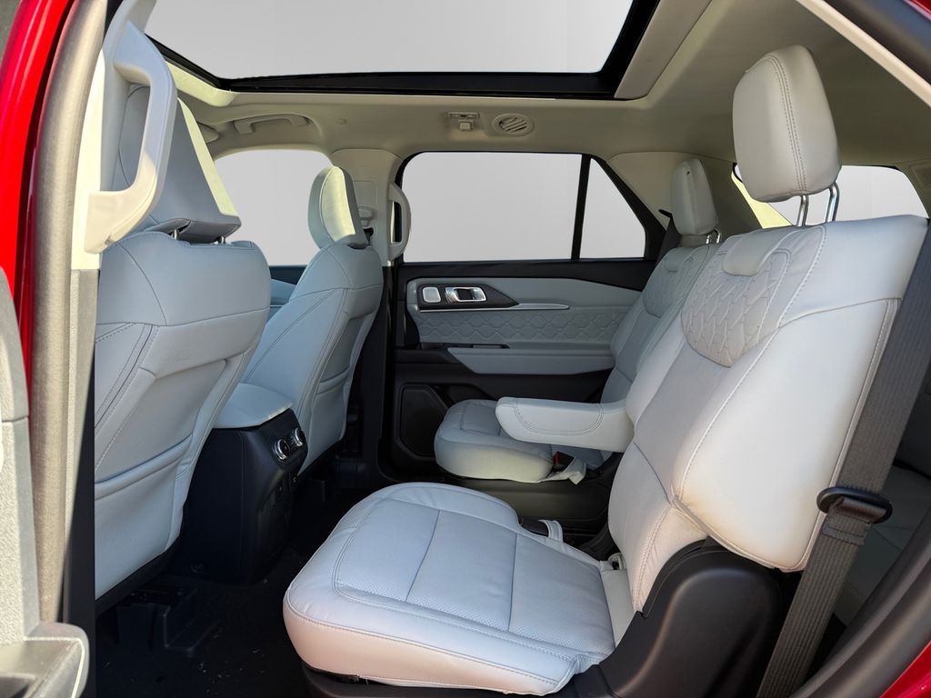 2026 Ford Explorer Platinum - Photo 14