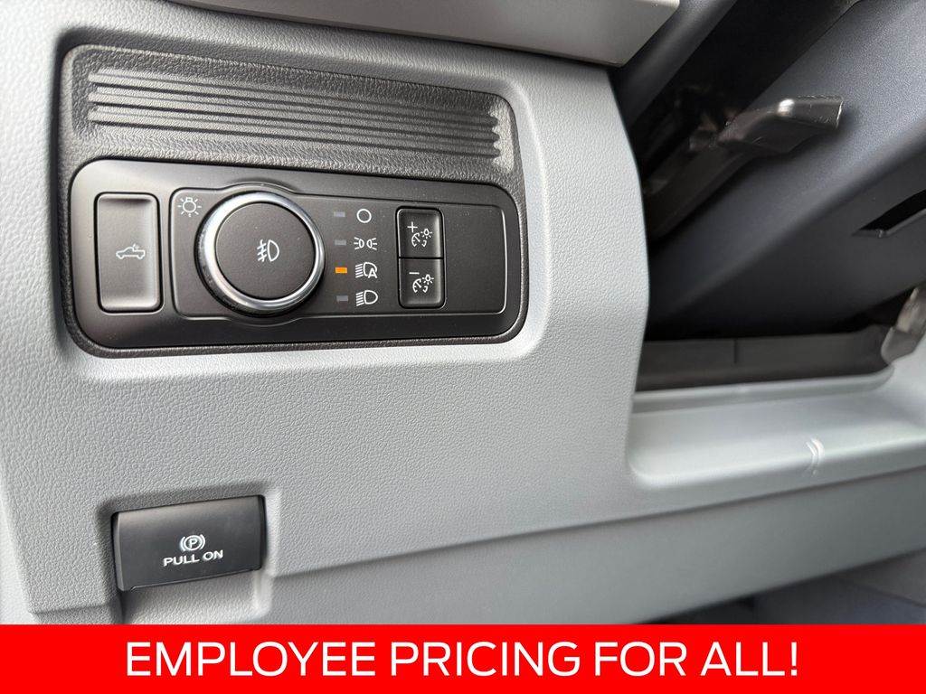 2026 Ford F-350 Super Duty XL - Photo 17