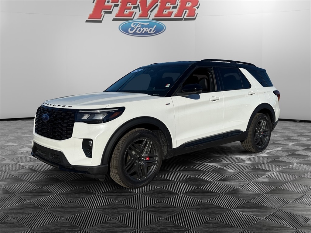 2025 Ford Explorer ST-LINE's photo