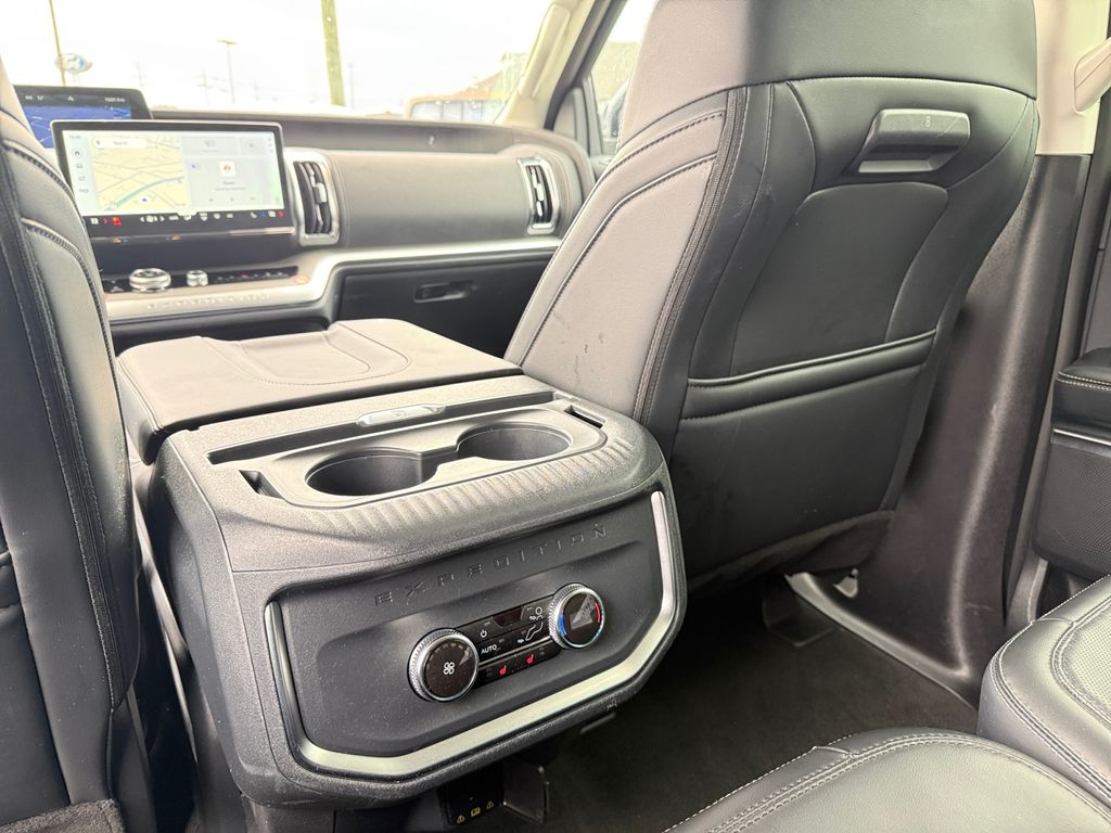 2025 Ford Expedition Platinum - Photo 18