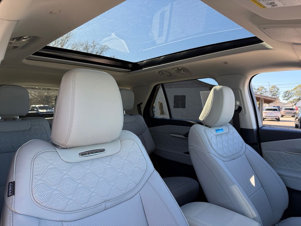 2026 Ford Explorer Platinum - Photo 17