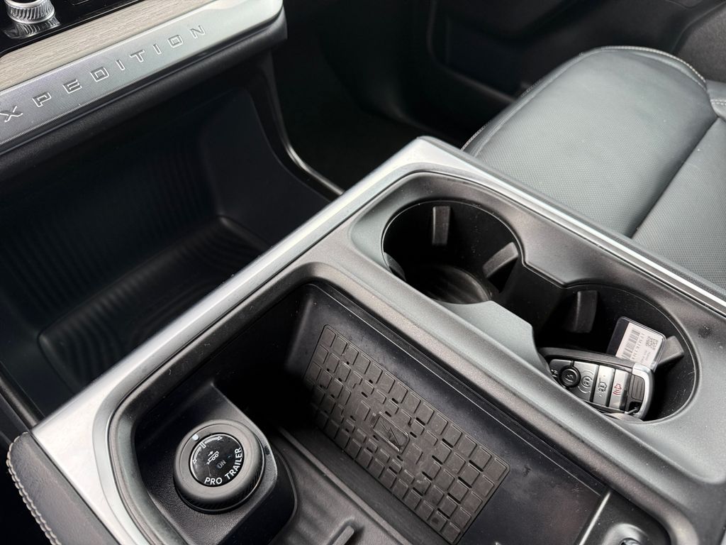 2025 Ford Expedition Platinum - Photo 20