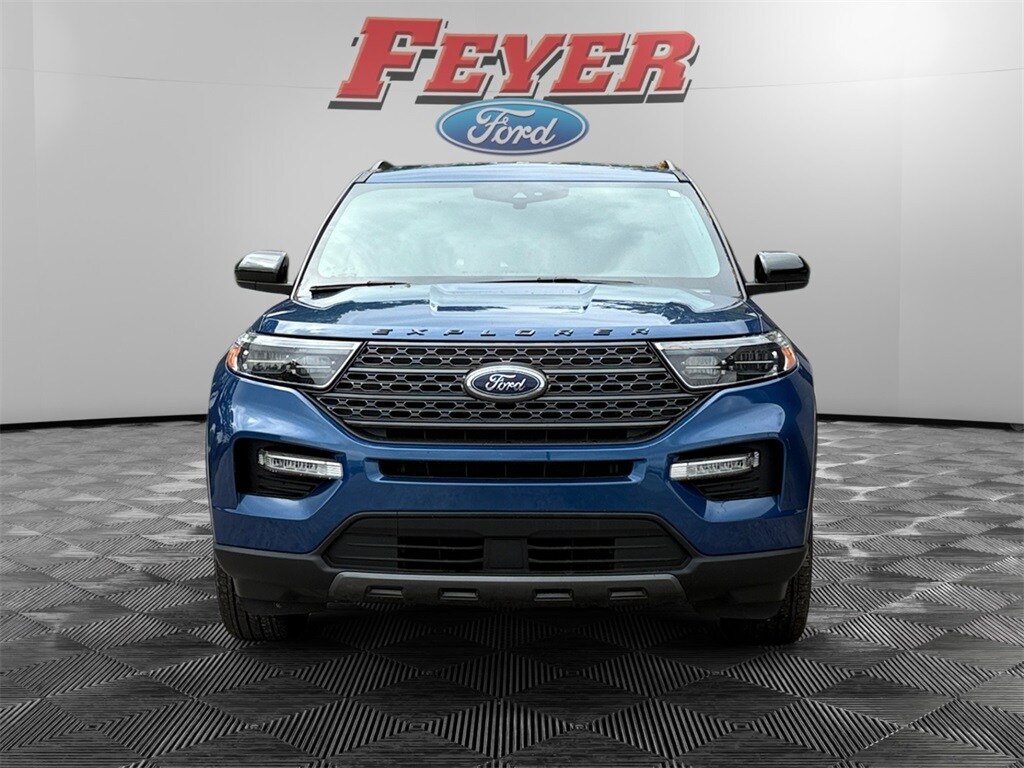 2022 Ford Explorer XLT photo 2