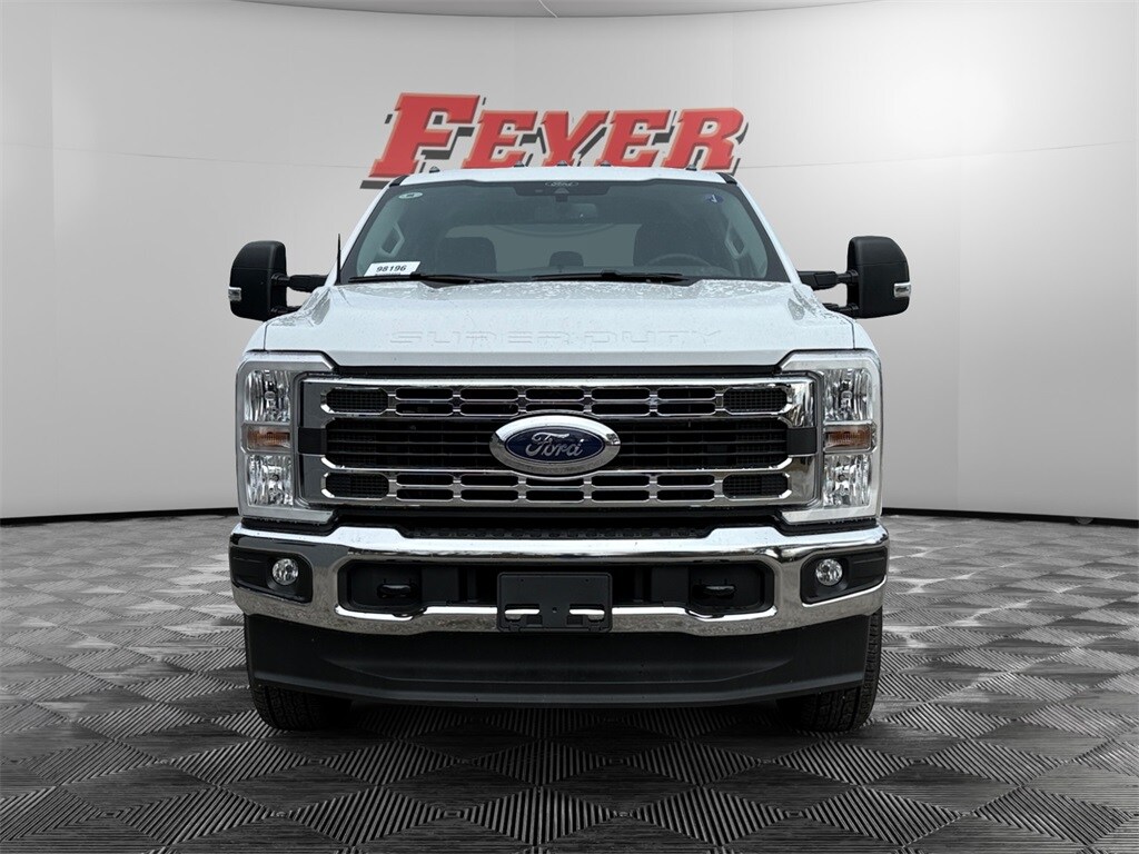 2026 Ford F-350 photo 2