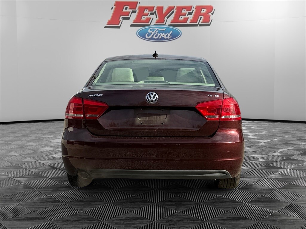 2014 Volkswagen Passat SE photo 4