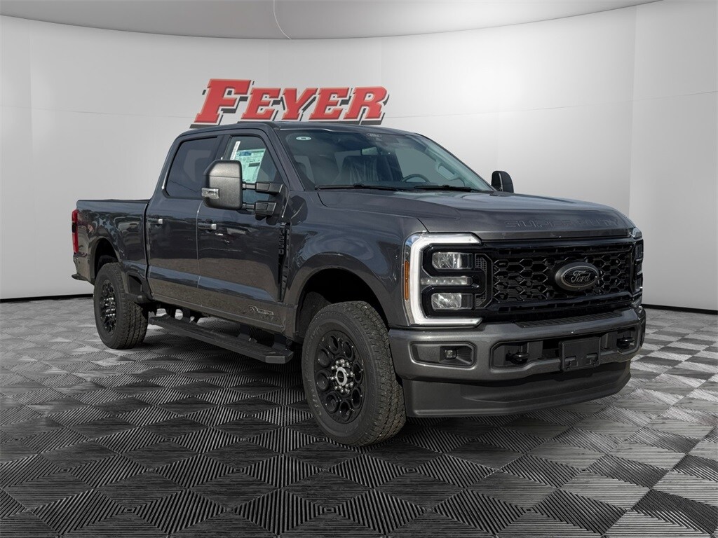 2025 Ford F-250 XLT photo 3