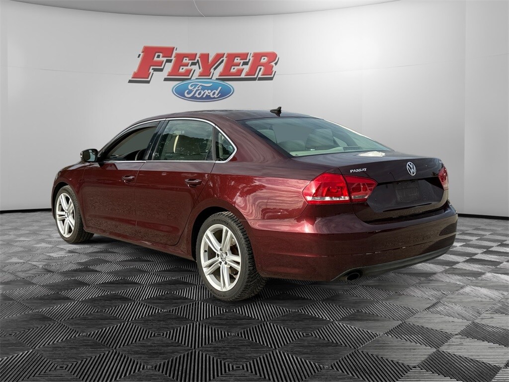 2014 Volkswagen Passat SE photo 3