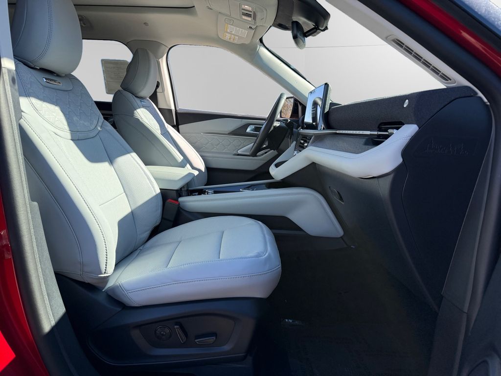 2026 Ford Explorer Platinum - Photo 13