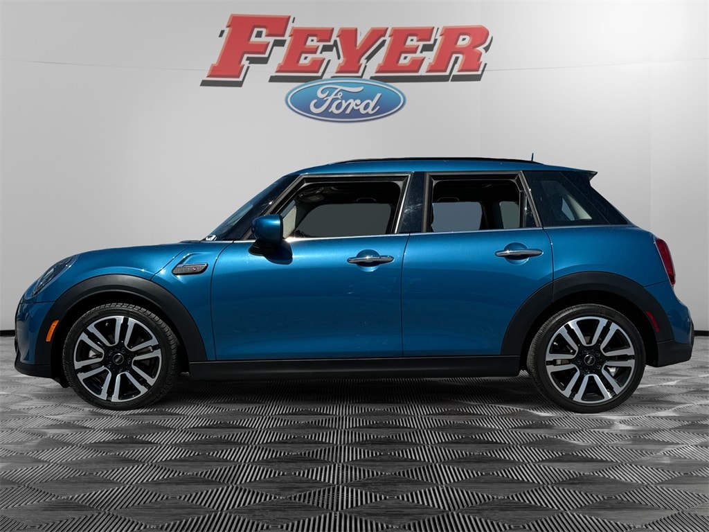 Used 2024 MINI Hardtop 4 Door S with VIN WMW53DK05R2U67768 for sale in Williamston, NC