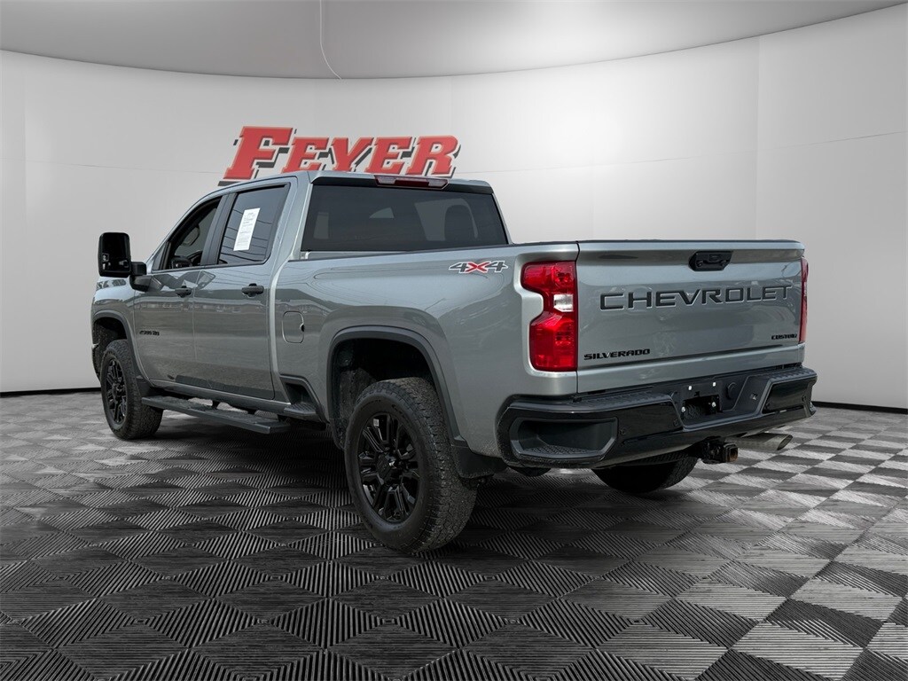 2024 Chevrolet Silverado 2500HD Custom photo 3