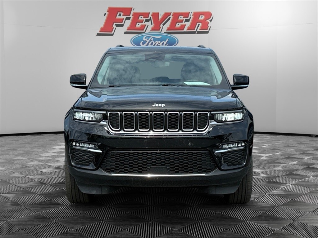 2023 Jeep Grand Cherokee Limited photo 2