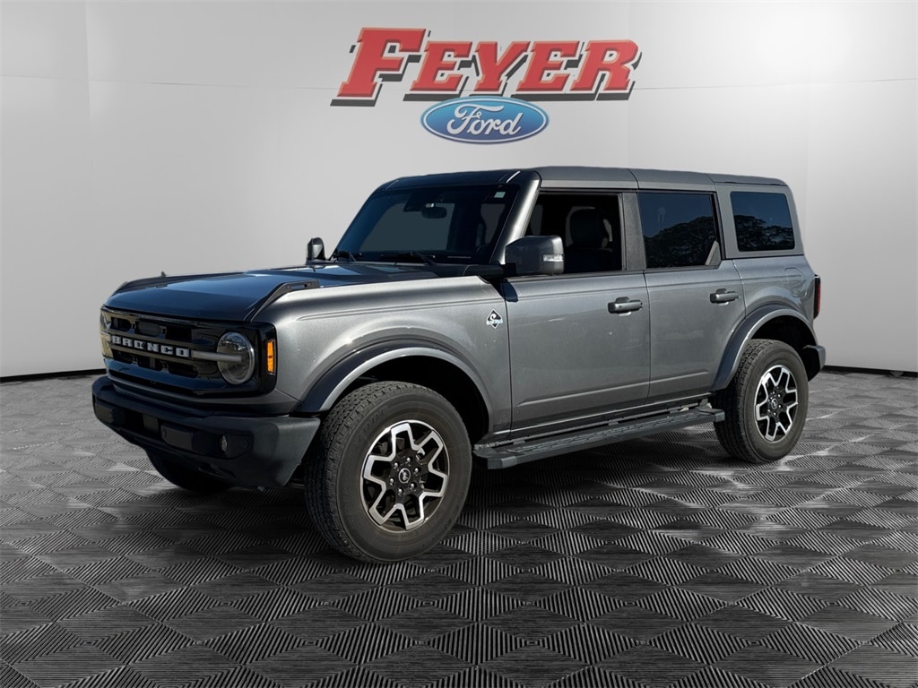 2022 Ford Bronco Outer Banks's photo
