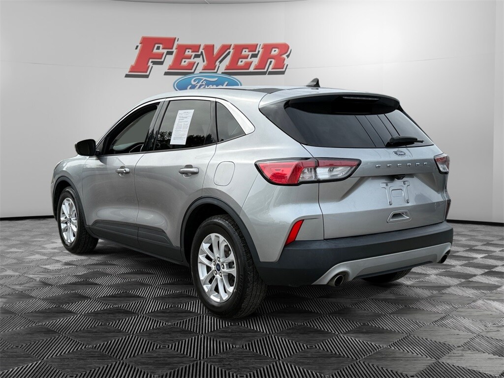 2021 Ford Escape SE photo 3
