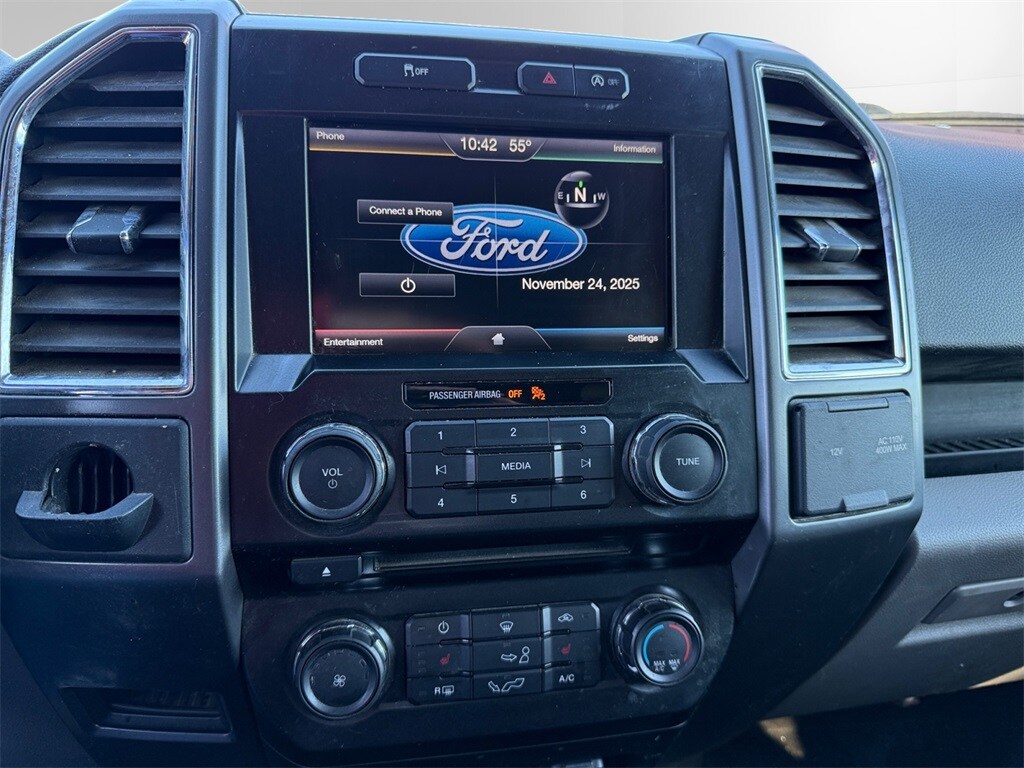 2015 Ford F-150 XLT photo 2