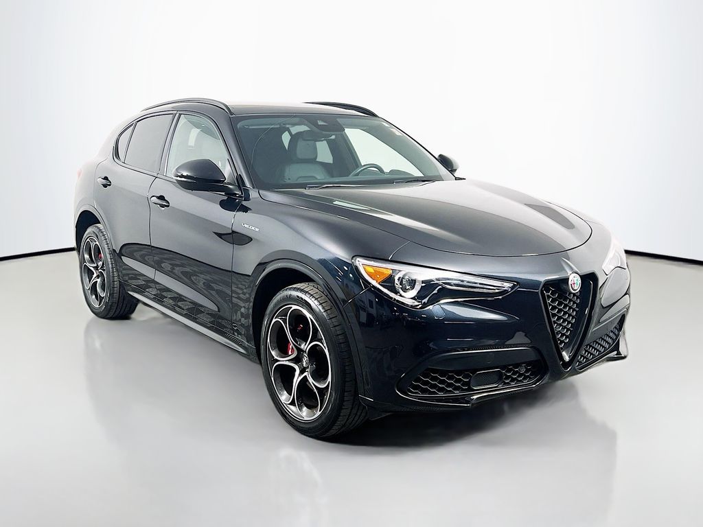 2023 Alfa Romeo Stelvio Veloce AWD's photo