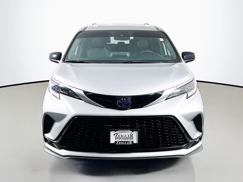 Used 2023 Toyota Sienna XSE Minivan/Van