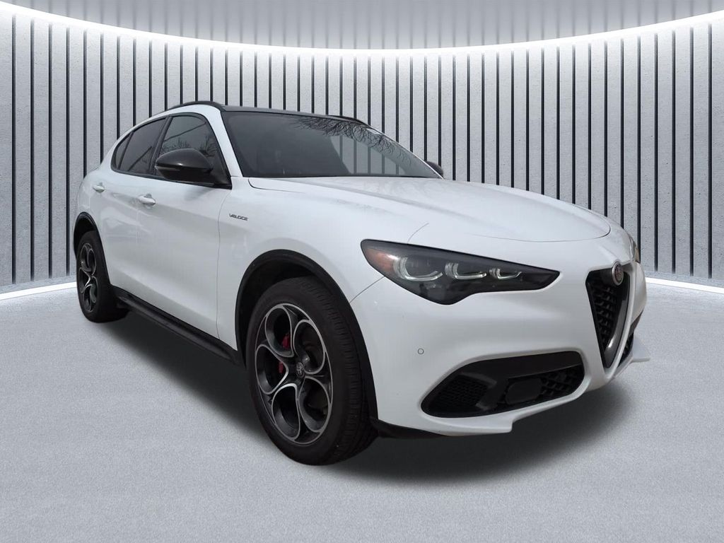 2024 Alfa Romeo Stelvio Veloce