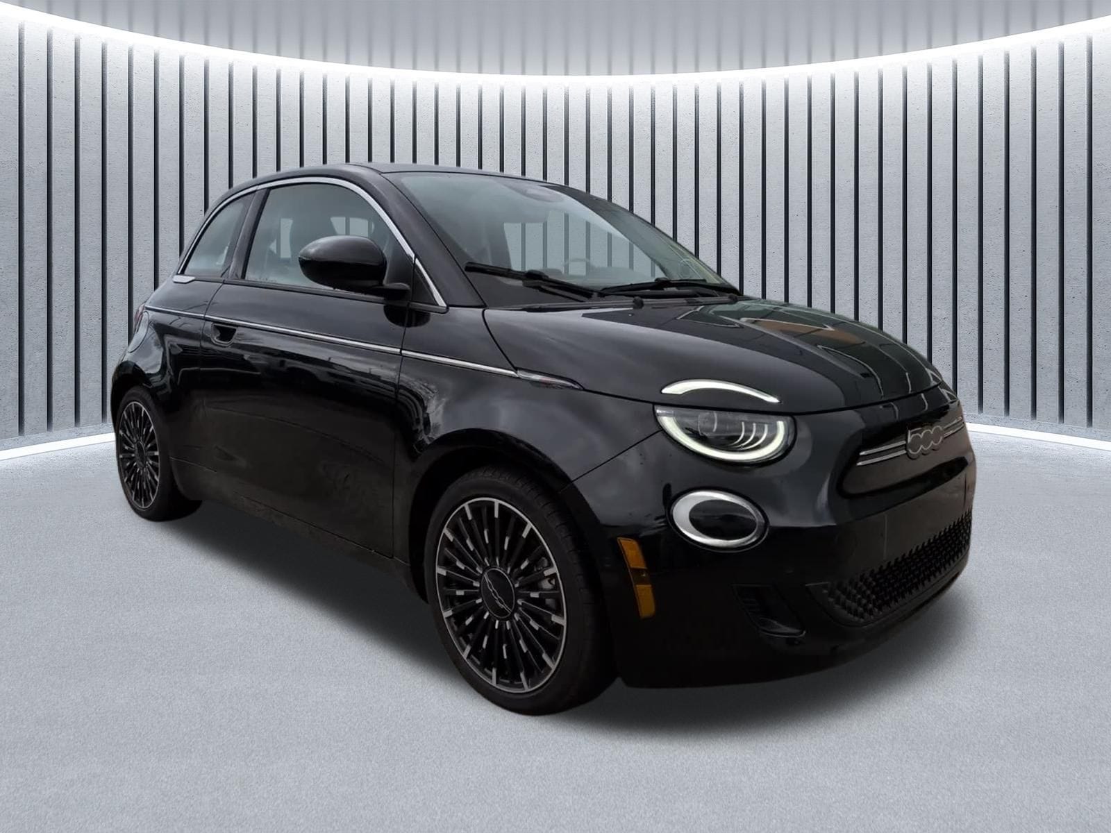 2024 FIAT 500e Base