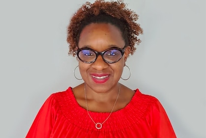 Staff member Yolanda Bell from ID_32bef7cefefd
