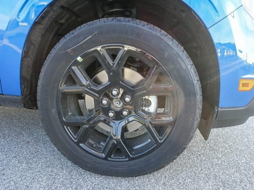 New 2025 Ford Maverick XLT Truck