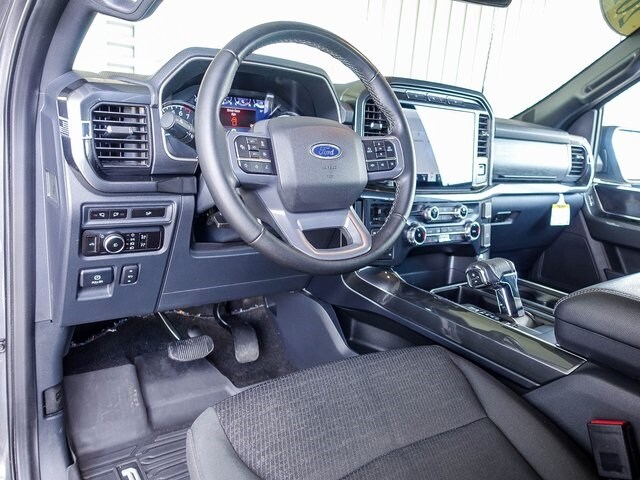 2023 Ford F-150 XLT photo 2