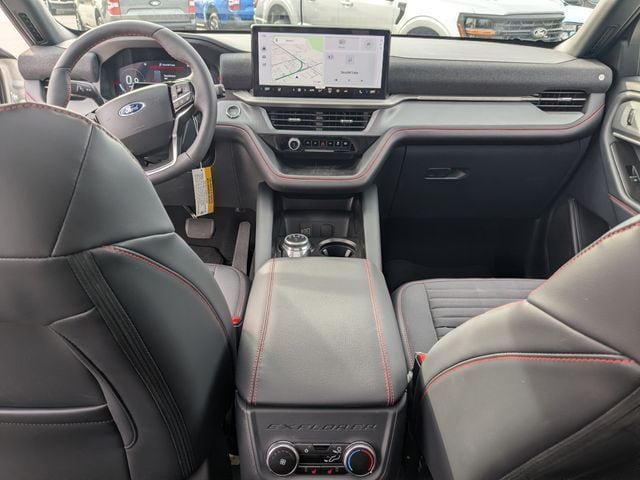 2026 Ford Explorer ST-Line - Photo 24