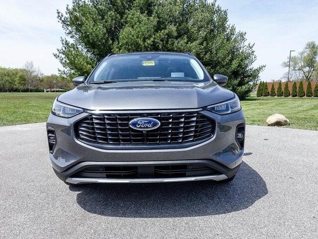 2024 Ford Escape Plug-In Hybrid photo 2