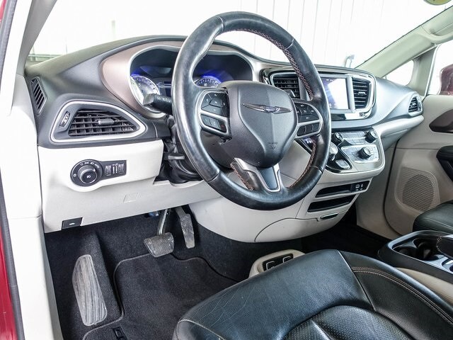 Used 2018 Chrysler Pacifica Touring L with VIN 2C4RC1BG0JR125814 for sale in Demotte, IN