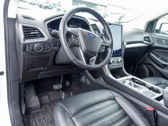 2023 Ford Edge SEL photo 2