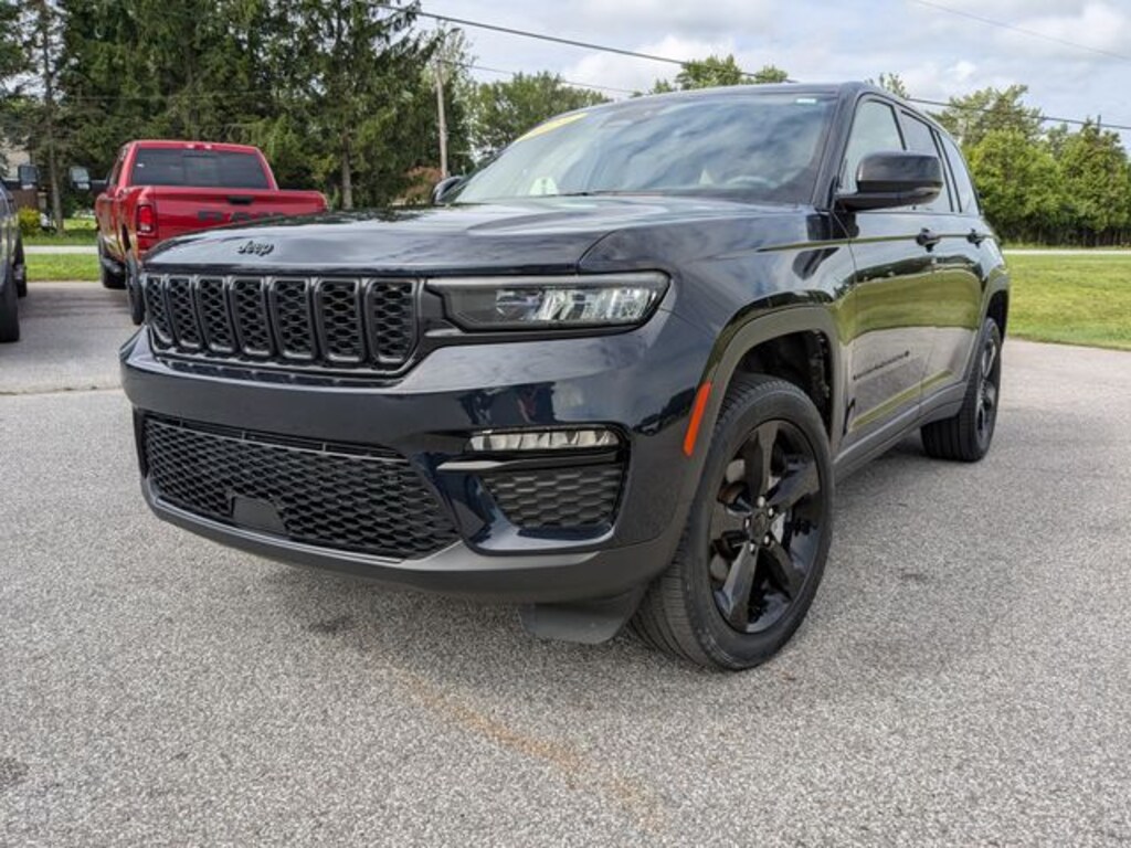 Used 2024 Jeep Grand Cherokee Limited SUV