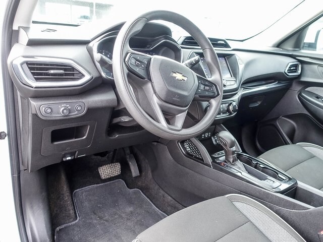 2022 Chevrolet Trailblazer LT photo 2