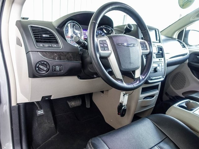 Used 2014 Chrysler Town & Country Touring with VIN 2C4RC1BGXER398376 for sale in De Motte, IN