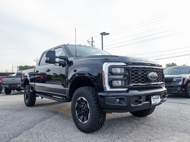 2025 Ford F-250 photo 3