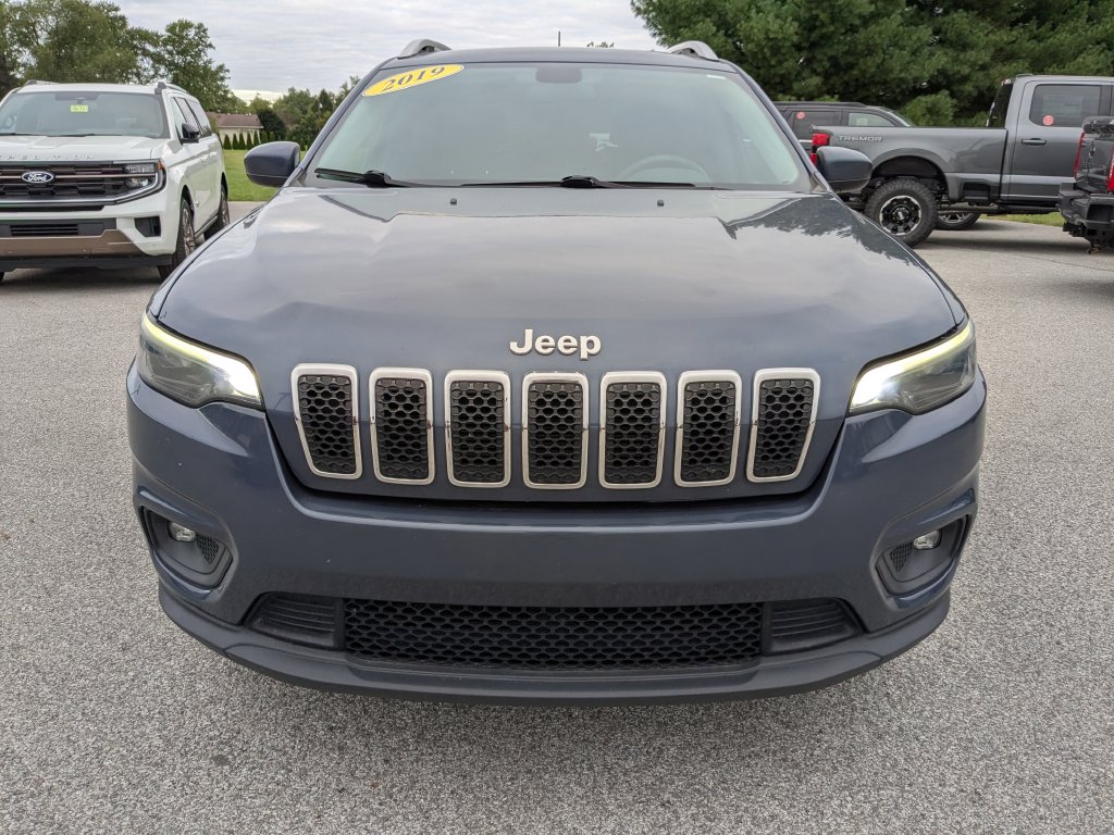 Used 2019 Jeep Cherokee Latitude with VIN 1C4PJMCB9KD437541 for sale in De Motte, IN