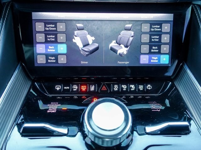 2022 Jeep Grand Wagoneer II photo 3