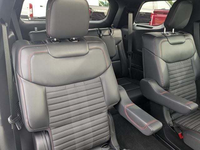2026 Ford Explorer ST-Line - Photo 11