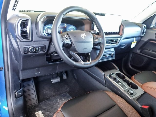 2025 Ford Bronco Sport Outer Banks photo 2