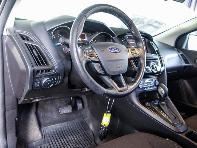 2018 Ford Focus SEL photo 2