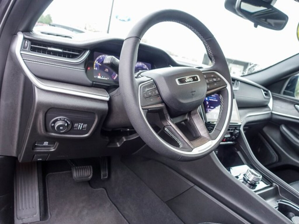 Used 2024 Jeep Grand Cherokee Limited SUV