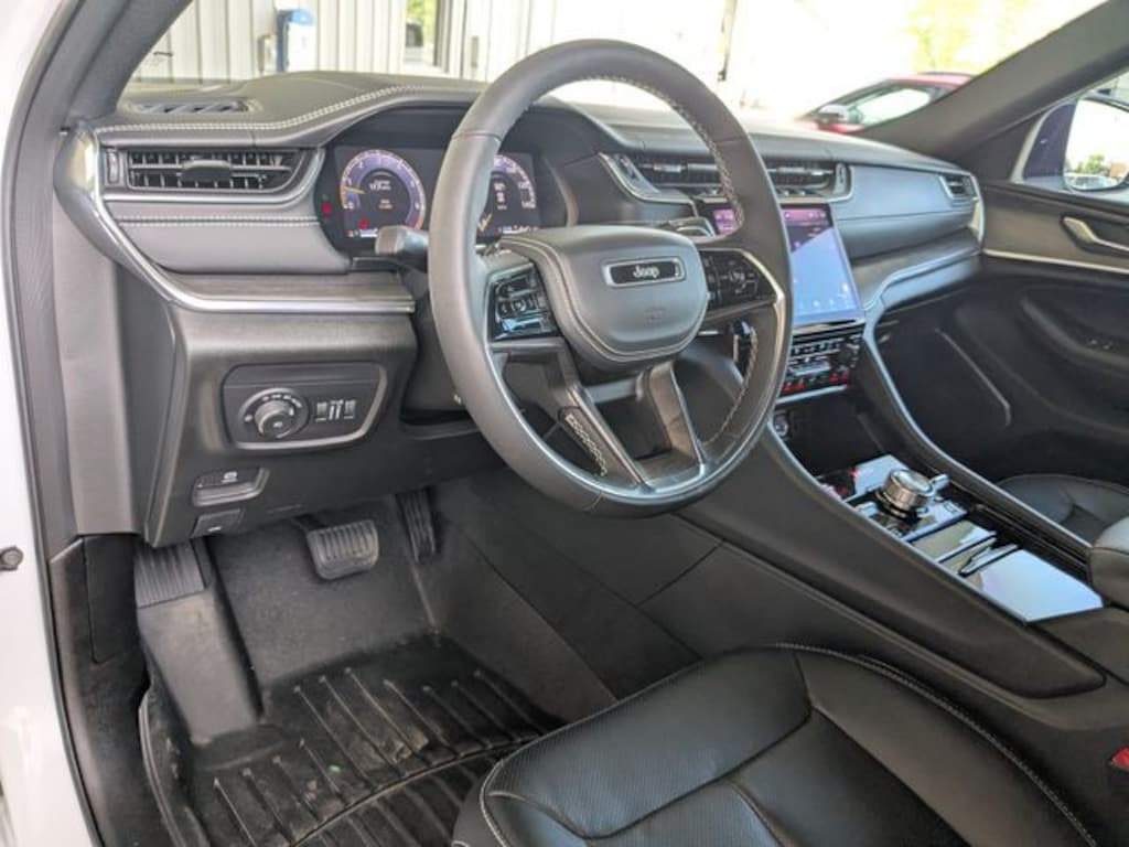 Used 2025 Jeep Grand Cherokee Overland SUV