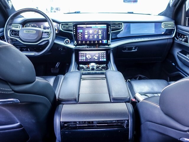 2022 Jeep Grand Wagoneer II photo 4