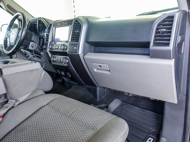 2019 Ford F-150 XLT photo 2