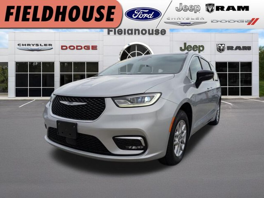 Used 2024 Chrysler Pacifica Touring L Minivan/Van