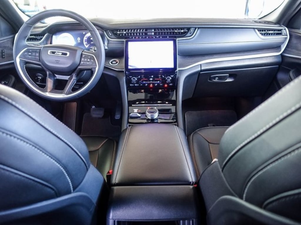 Used 2024 Jeep Grand Cherokee Limited SUV