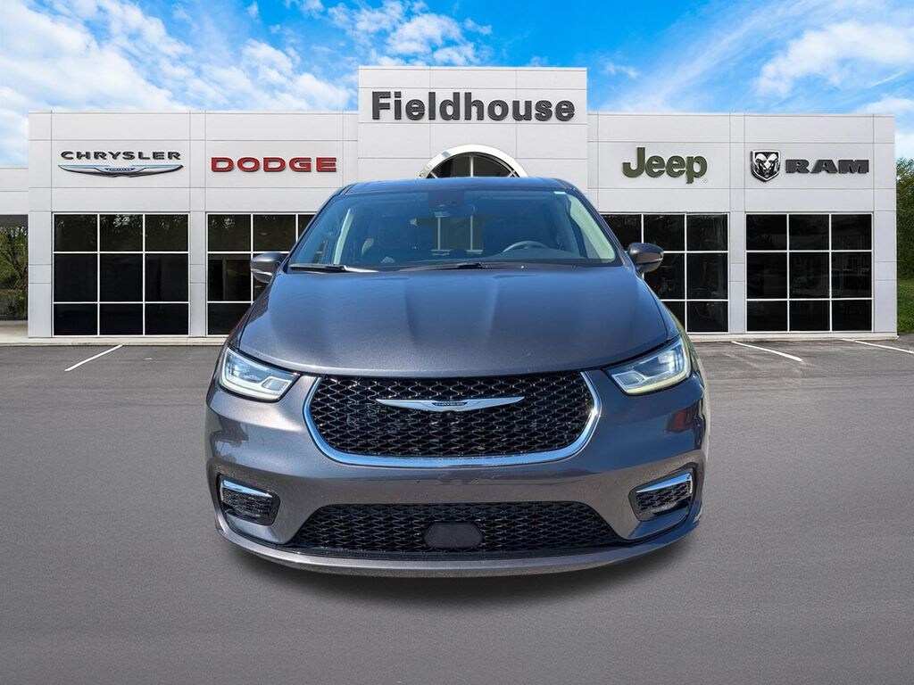 Used 2024 Chrysler Pacifica Touring L Minivan/Van