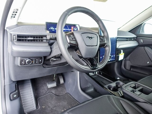 2025 Ford Mustang Mach-E Premium photo 2