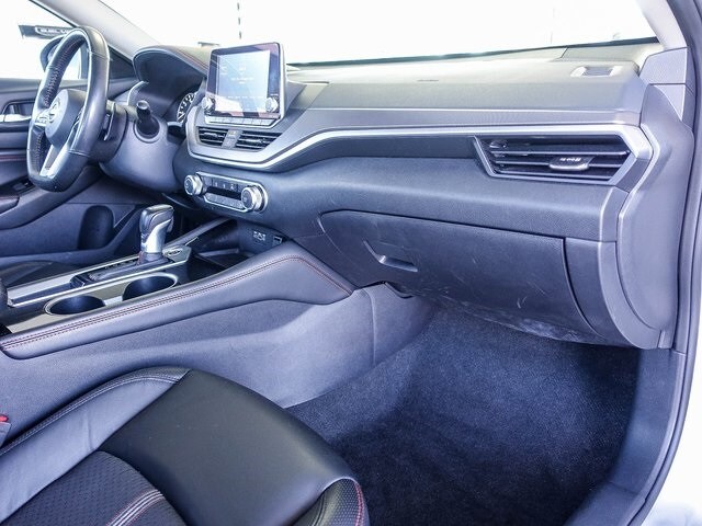 2023 Nissan Altima 2.5 SR photo 2