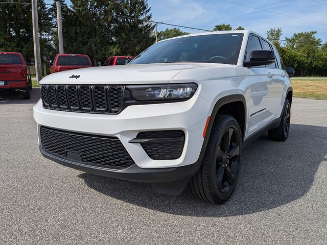 2024 Jeep Grand Cherokee Altitude X 4x4's photo