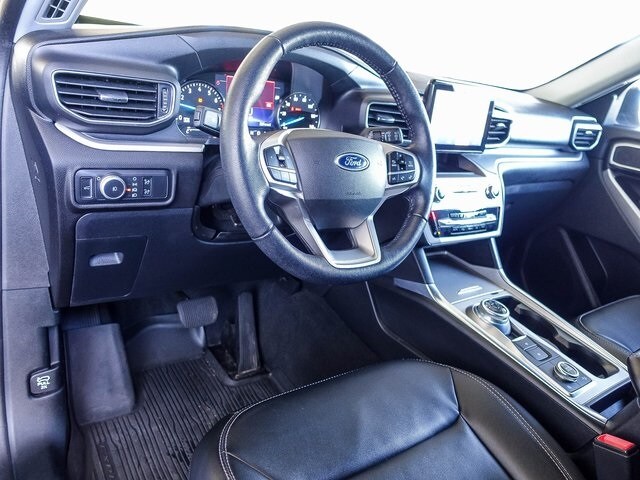 2022 Ford Explorer XLT photo 2
